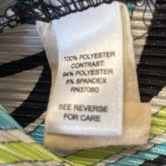 Cato Pleated Tie Back Geometric Blouse - Picture 5 of 6